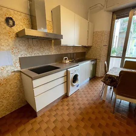 Corner 32 * Milan