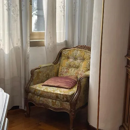 Corner 32 *
