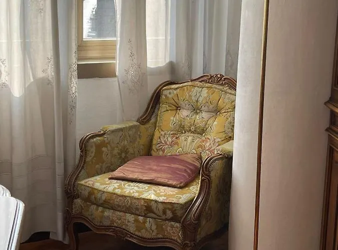 Corner 32 *