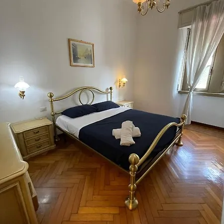 Corner 32 Vandrerhjem *
